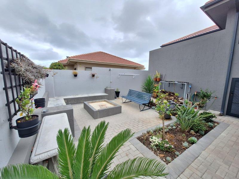 3 Bedroom Property for Sale in Avonddans Western Cape